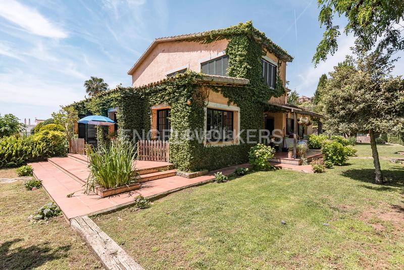 Foto 81bd9937-2f9c-4f84-beda-daf0fb320043. Edificio in Canet de Mar