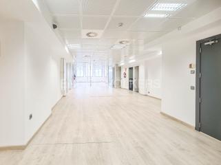 Miete Büro in La Nova Esquerra de l´Eixample. Luminosa oficina de 400m en eixample