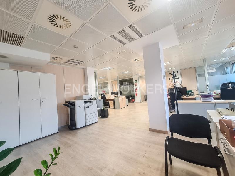 Foto 6f6749c5-e16d-439e-a178-b98ffb1158b0. Rent office space with parking in La Nova Esquerra de l´Eixample Barcelona