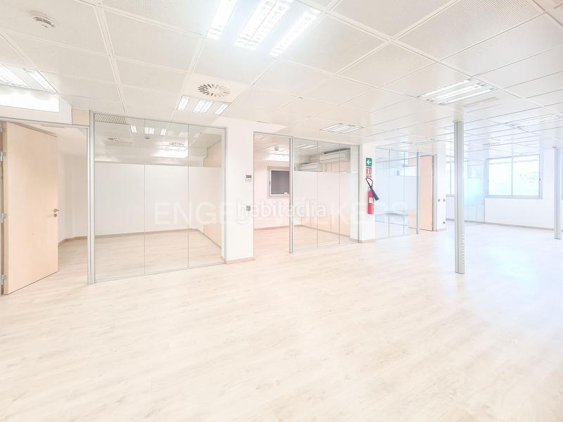 Foto 72837c70-7625-4ad7-8525-c35fb77d7dd8. Rent office space with parking in La Nova Esquerra de l´Eixample Barcelona