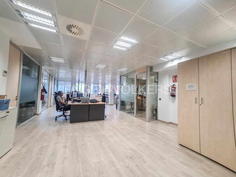 Foto 859430cc-ae83-448a-bf42-7829324199b5. Rent office space with parking in La Nova Esquerra de l´Eixample Barcelona