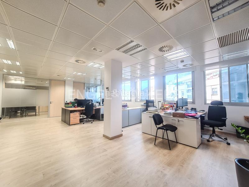 Foto d2588b26-7fcd-4f27-a025-e1581472dece. Rent office space with parking in La Nova Esquerra de l´Eixample Barcelona