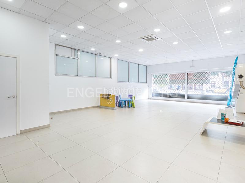 Foto 053b5efe-cbb2-4061-a6c7-c4b175bf8563. Local commercial dans La Font d´en Fargues Barcelona