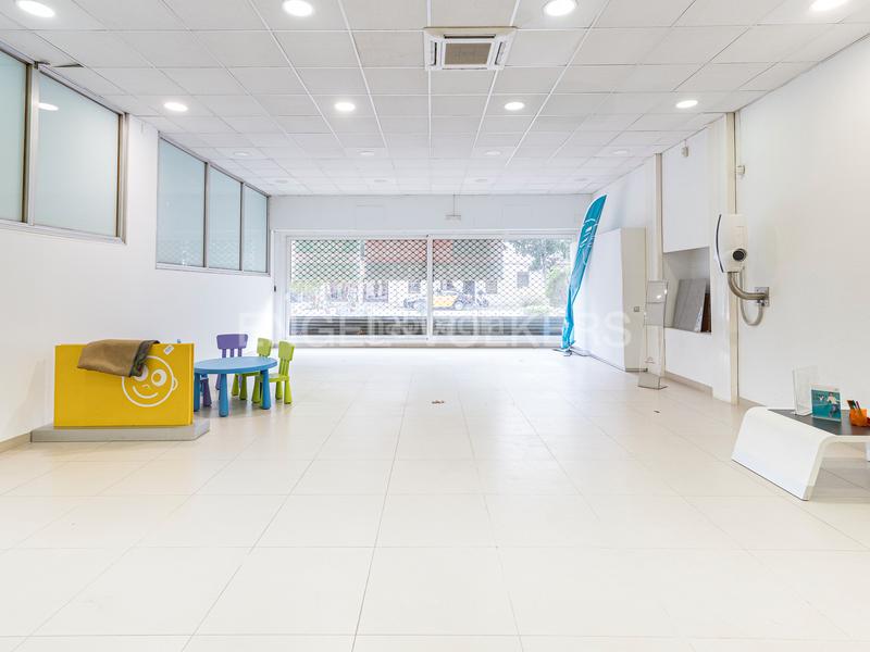 Foto 668cb416-50a4-49ee-a141-d0130a29050d. Local commercial dans La Font d´en Fargues Barcelona