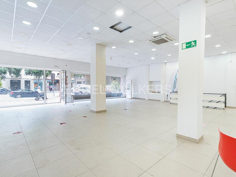 Foto d55dc2b0-f812-45e2-895f-8f8b3f3d2da4. Local commercial dans La Font d´en Fargues Barcelona