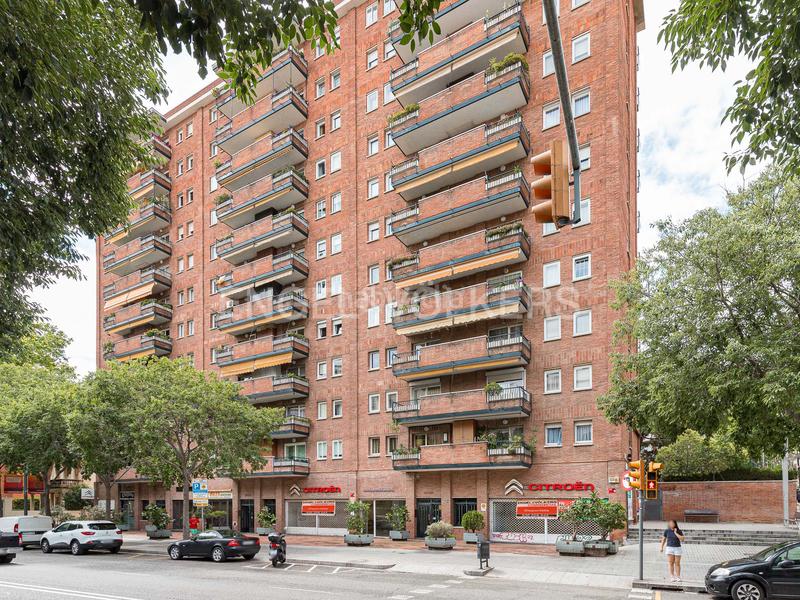 Foto bcdc2755-9c58-45f1-b7f2-fa94e95399cd. Lloguer local comercial a La Font d´en Fargues Barcelona