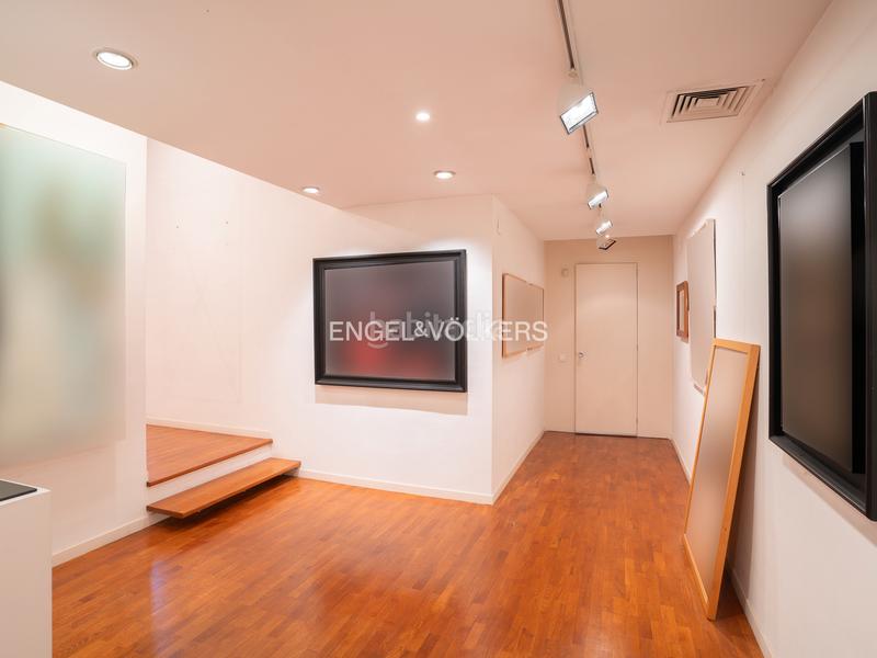 Foto 6aa179b4-0669-41ef-8a90-4a3732cec6a9. Oficina gran oficina con showroom en la zona alta en Barcelona