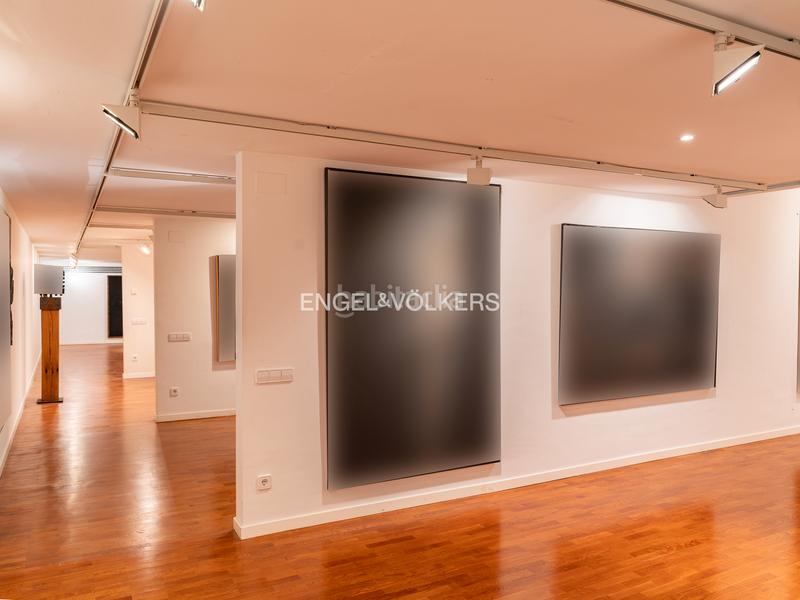 Foto e9984d28-9dcf-44f5-bc7a-9ee980a6b2c7. Oficina gran oficina con showroom en la zona alta en Barcelona