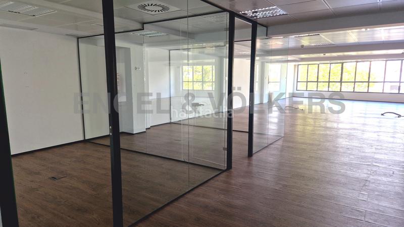 Foto 08345edb-fd5c-42da-845c-21f332c1367a. Lloguer oficina amb aparcament a El Parc i la Llacuna del Poblenou Barcelona