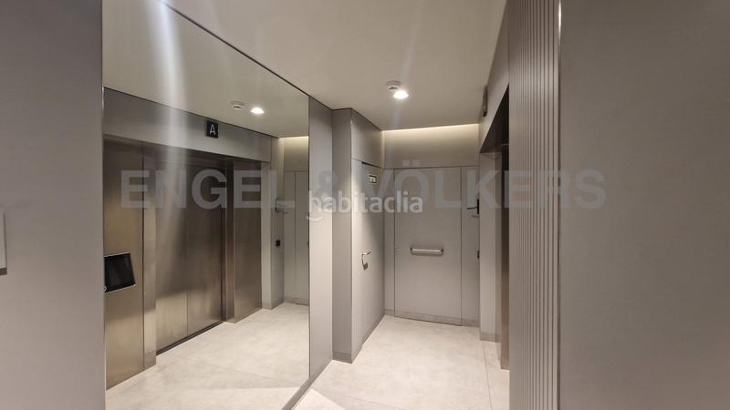 Foto 571edde2-cf80-408e-935e-2ea20f763895. Lloguer oficina amb aparcament a El Parc i la Llacuna del Poblenou Barcelona