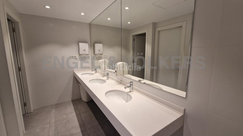 Foto ddf55a05-b338-496e-b95b-77e71601a93a. Lloguer oficina amb aparcament a El Parc i la Llacuna del Poblenou Barcelona