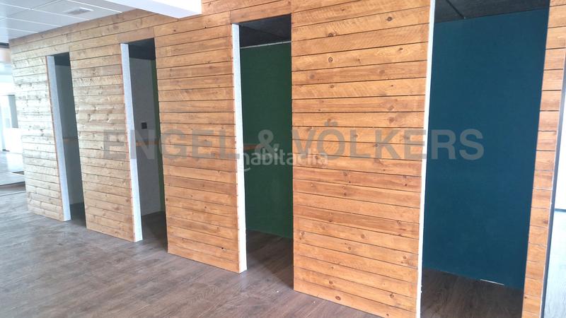 Foto fa9e8390-b928-496a-81f2-210495cf383b. Lloguer oficina amb aparcament a El Parc i la Llacuna del Poblenou Barcelona