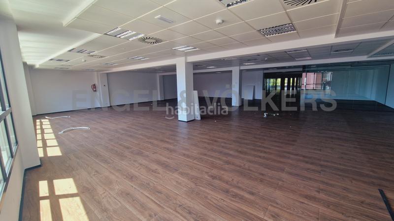 Foto 706b011f-c49d-4494-9975-249e0ec3988a. Location bureau avec parking dans El Parc i la Llacuna del Poblenou Barcelona