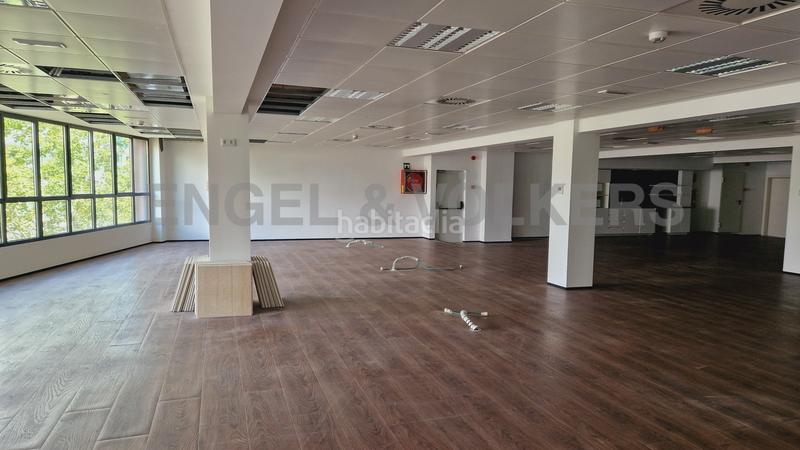 Foto 96fda7f7-38ee-43ef-a2fe-30dd67543946. Miete büro mit parking in El Parc i la Llacuna del Poblenou Barcelona