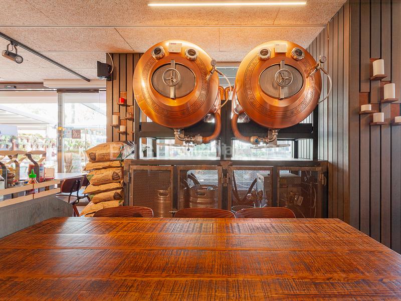 Foto 346e66cd-d876-4e2d-a64a-678e8c339e72. Local comercial 5 locales en rentabilidad en passeig maritim en Castelldefels