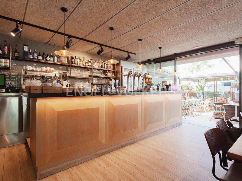 Foto 498cf166-2200-4981-9658-bbdb5af62767. Local comercial 5 locales en rentabilidad en passeig maritim en Castelldefels