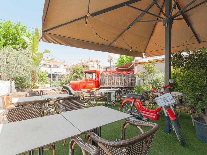 Foto 5211ed72-a7a6-4d7a-91ca-03934921b64f. Local comercial 5 locales en rentabilidad en passeig maritim en Castelldefels