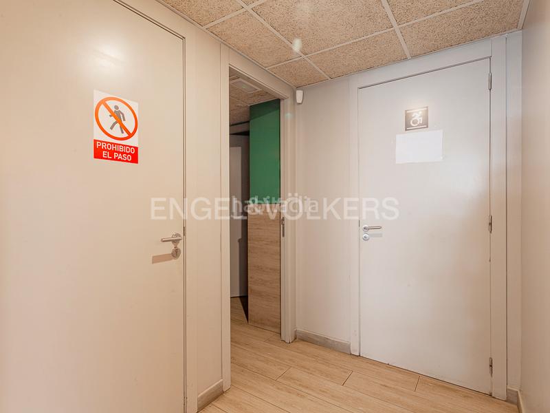 Foto 69b97d79-44d5-428d-9fda-933c3e6e5cb1. Local comercial 5 locales en rentabilidad en passeig maritim en Castelldefels