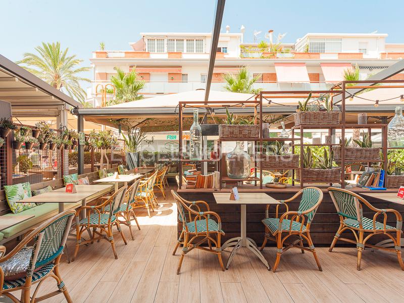 Foto ca34b90f-60a5-4d36-a3c9-3fd8a37780a5. Local comercial 5 locales en rentabilidad en passeig maritim en Castelldefels