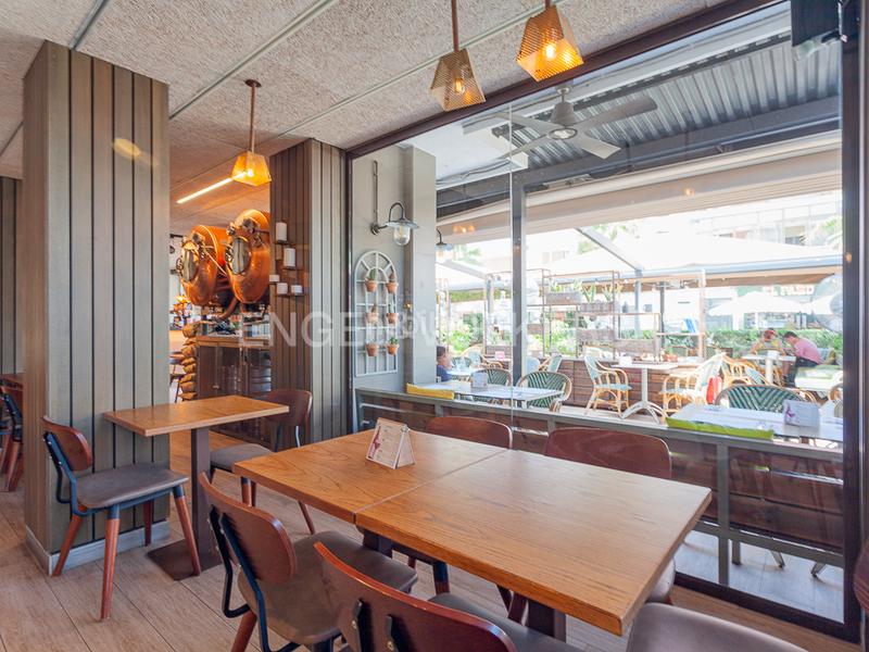 Foto dcc7c41a-bff6-45d1-95cd-5ff5248f3374. Local comercial 5 locales en rentabilidad en passeig maritim en Castelldefels