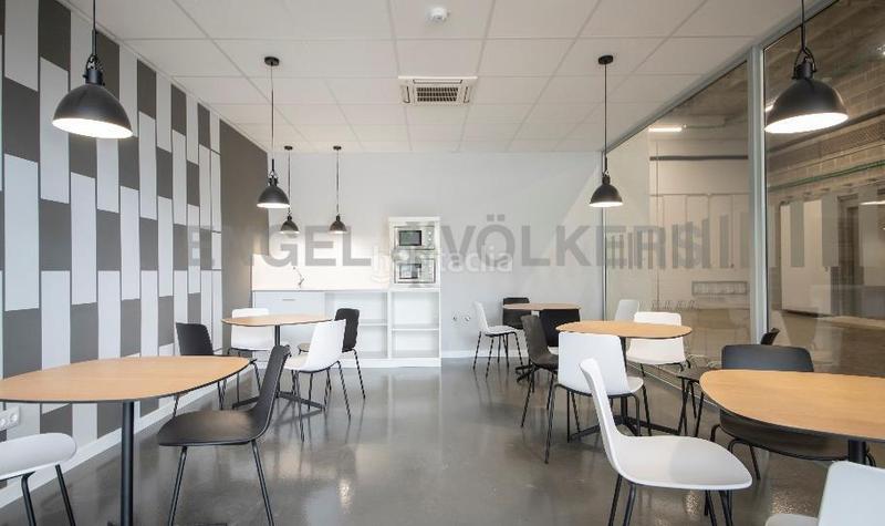 Foto f787805e-8cf0-410a-998a-628ec7bcedcd. Affitto ufficio con parcheggio in La Marina del Prat Vermell Barcelona