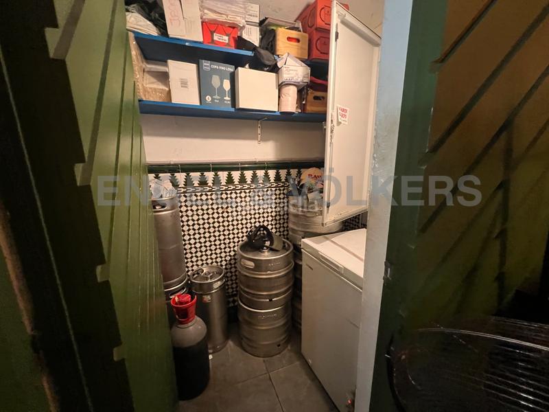 Foto 6850f629-6c50-4277-a78d-e7da60fde148. Alquiler local comercial fantastico bar restaurante esquinero en Barcelona