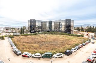 Edifici a Ca n´Esteper-Can Gorgs-Can Gorgs II. Gran solar uso comercial de 23.500 m2 edificables.