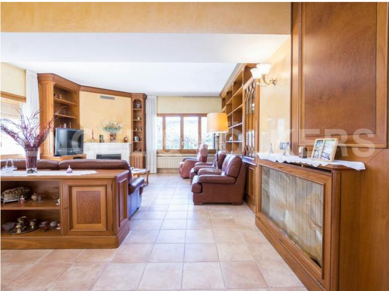 Foto 7615c61e-eb4f-4ef8-ab21-96fd7547af5f. Edificio masía de 1.300 m2 en Castellbisbal