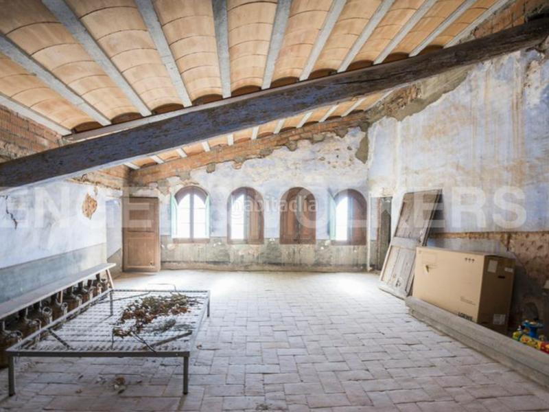 Foto eddca0ca-6700-40cd-bf16-02885542b5d6. Edificio masía de 1.300 m2 en Castellbisbal