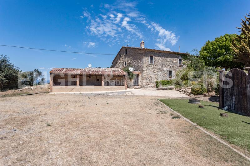 Foto 4b921e2f-ac70-4a6f-992b-d4c6711e704a. Edifici a Subirats