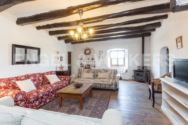 Foto 57ee2f56-8e8e-4dca-8d9a-9377c3c509f7. Edifici a Subirats