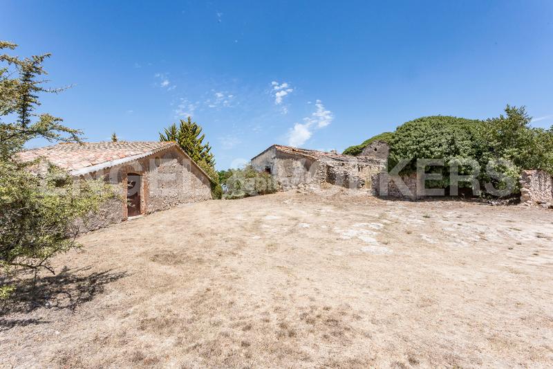 Foto 73fcf1f9-204d-4164-acf7-35ed7d1361ff. Edifici a Subirats