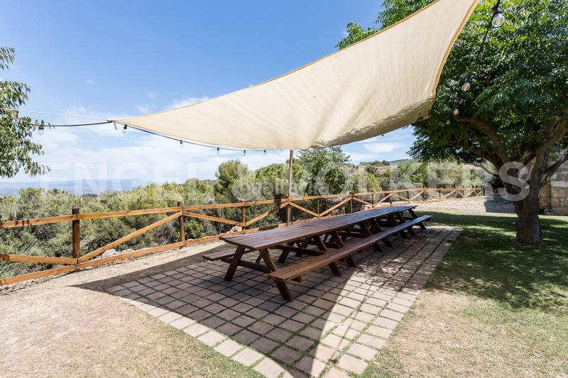 Foto ab996235-4587-4d3d-81d0-9a582505d251. Edifici a Subirats