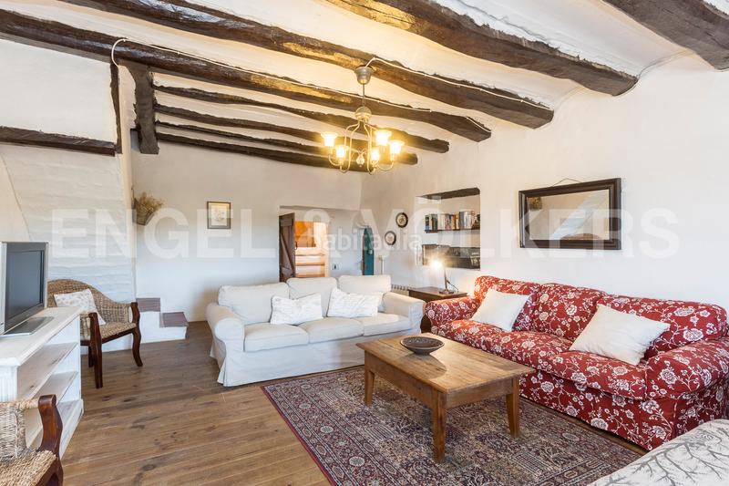 Foto d311eb63-bb10-4c41-8475-b5e8ee162a6c. Edifici a Subirats