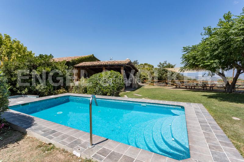 Foto d5d6afcb-4a7e-4ad5-97be-af835858fc9c. Edifici a Subirats