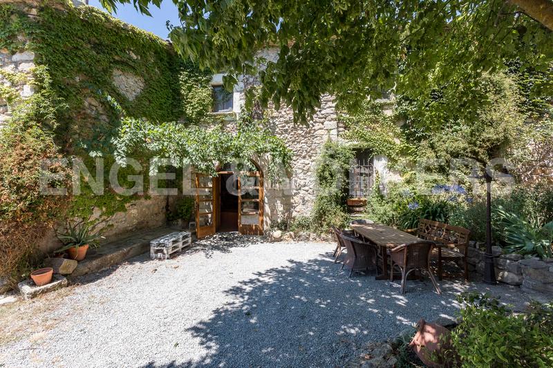 Foto db9289f6-e509-418a-a412-1cd603a50172. Edifici a Subirats