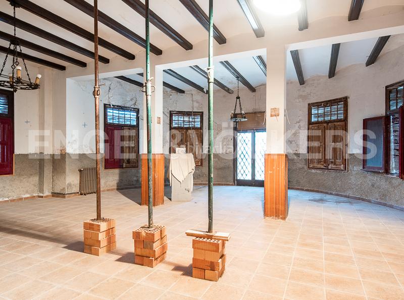 Foto 3044f1dd-6f8b-4138-b920-d094c10fdd3c. Edificio in Premià de Dalt