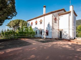 Gebäude in Premià de Dalt. Hotel  restaurante en venta en premia de dalt