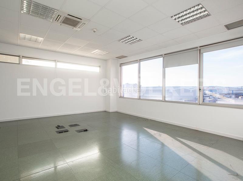 Foto be217879-3bfe-41b7-9df9-fcc352e83840. Location bureau dans Zona Franca - Port Barcelona