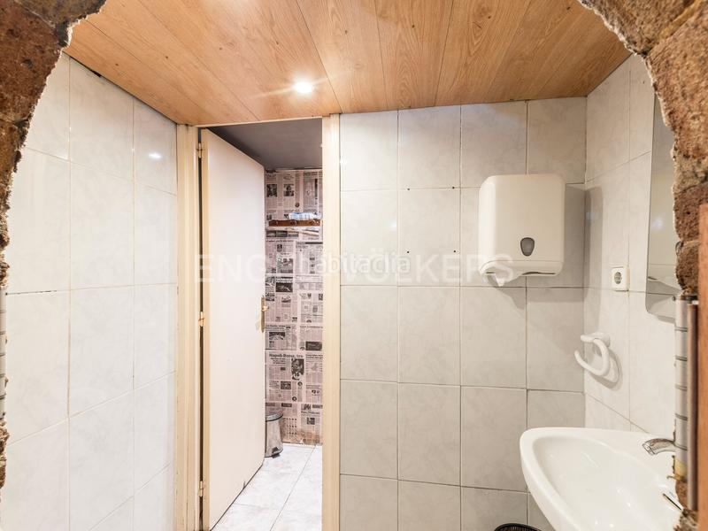 Foto f5c34809-2172-4deb-9159-40e721fa0657. Local commercial dans Sagrada Família Barcelona