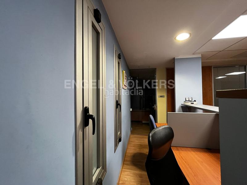 Foto 0a18d679-9c8c-41cb-84d0-1086038f0c9e. Rent business premise in Les Fonts Terrassa