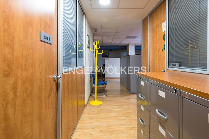 Foto 68b1935f-74b2-4a8f-b78d-b4a4dc7337eb. Rent business premise in Les Fonts Terrassa