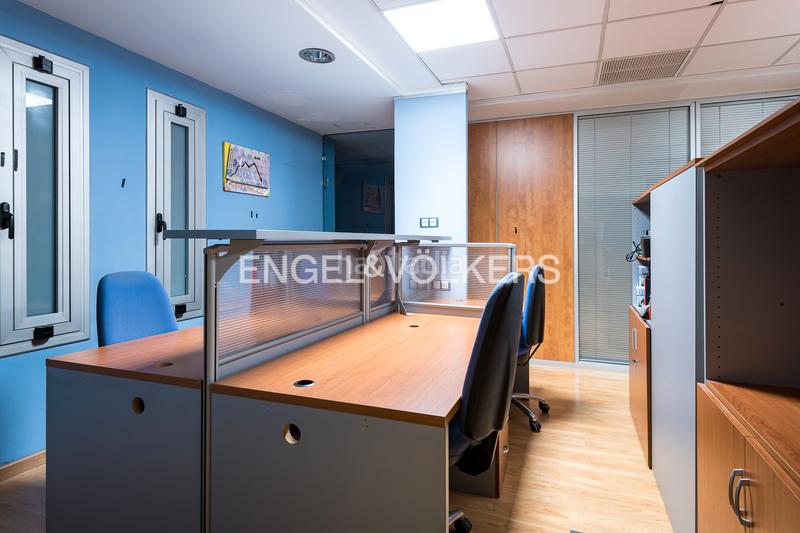 Foto 9d0b344a-11e8-454a-939d-c655b9a9ff34. Rent business premise in Les Fonts Terrassa