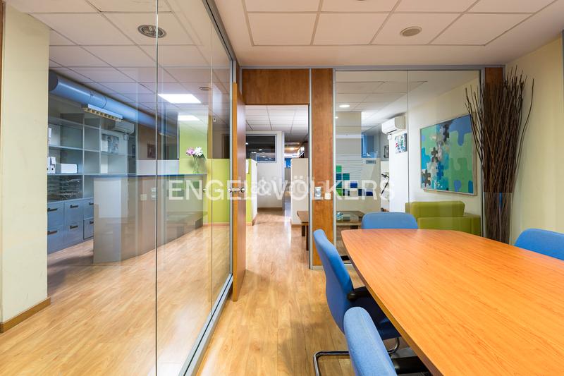 Foto a9cf9292-925d-4df7-82e7-670118712e13. Rent business premise in Les Fonts Terrassa