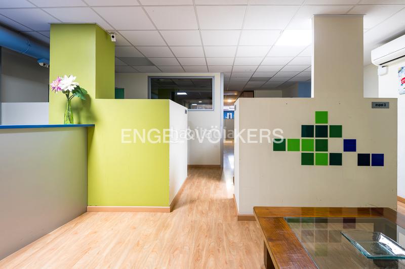 Foto ed3fb1fb-c6fb-4430-a6ae-84406d64dfd7. Rent business premise in Les Fonts Terrassa