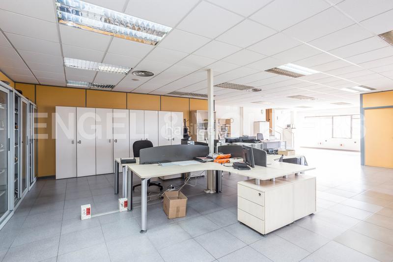 Foto ed33514f-6001-4f40-a161-e8e434b06409. Location bâtiment à usage industriel dans Zona Industrial Barberà del Vallès