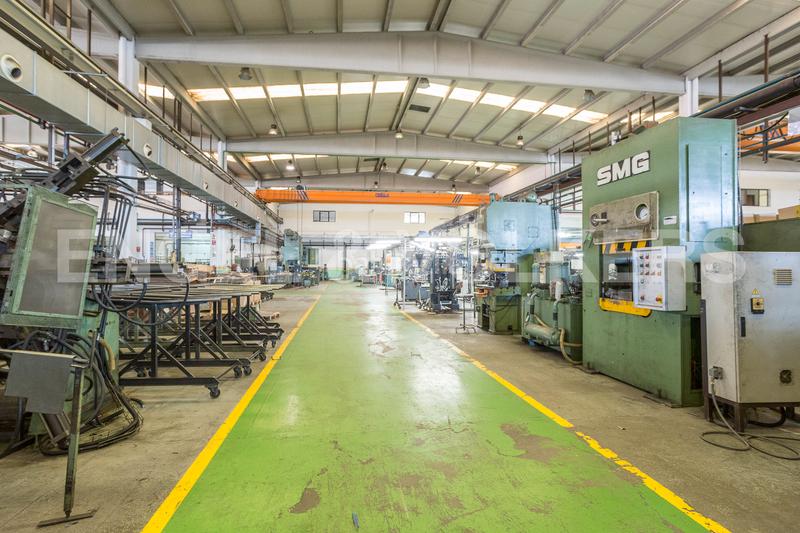 Foto 3a28dfb6-e828-481f-9ffe-cd0899a8b881. Rent industrial building in Zona Industrial Barberà del Vallès