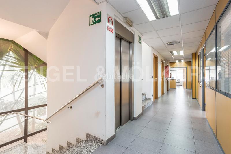 Foto 66f150d5-b6c7-4f88-999f-8b2c794e3876. Rent industrial building in Zona Industrial Barberà del Vallès