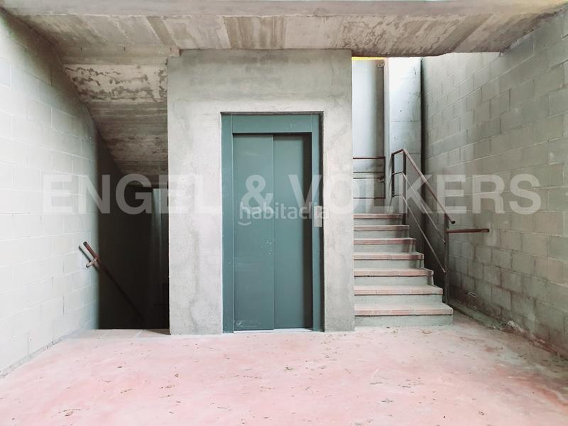 Foto 2723984c-831f-44b9-b25b-16cc884ee7ac. Nau industrial a Montigalà Badalona