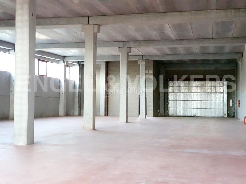 Foto 2edc347d-3de3-411e-8b7c-37d4c6659c3c. Nau industrial a Montigalà Badalona